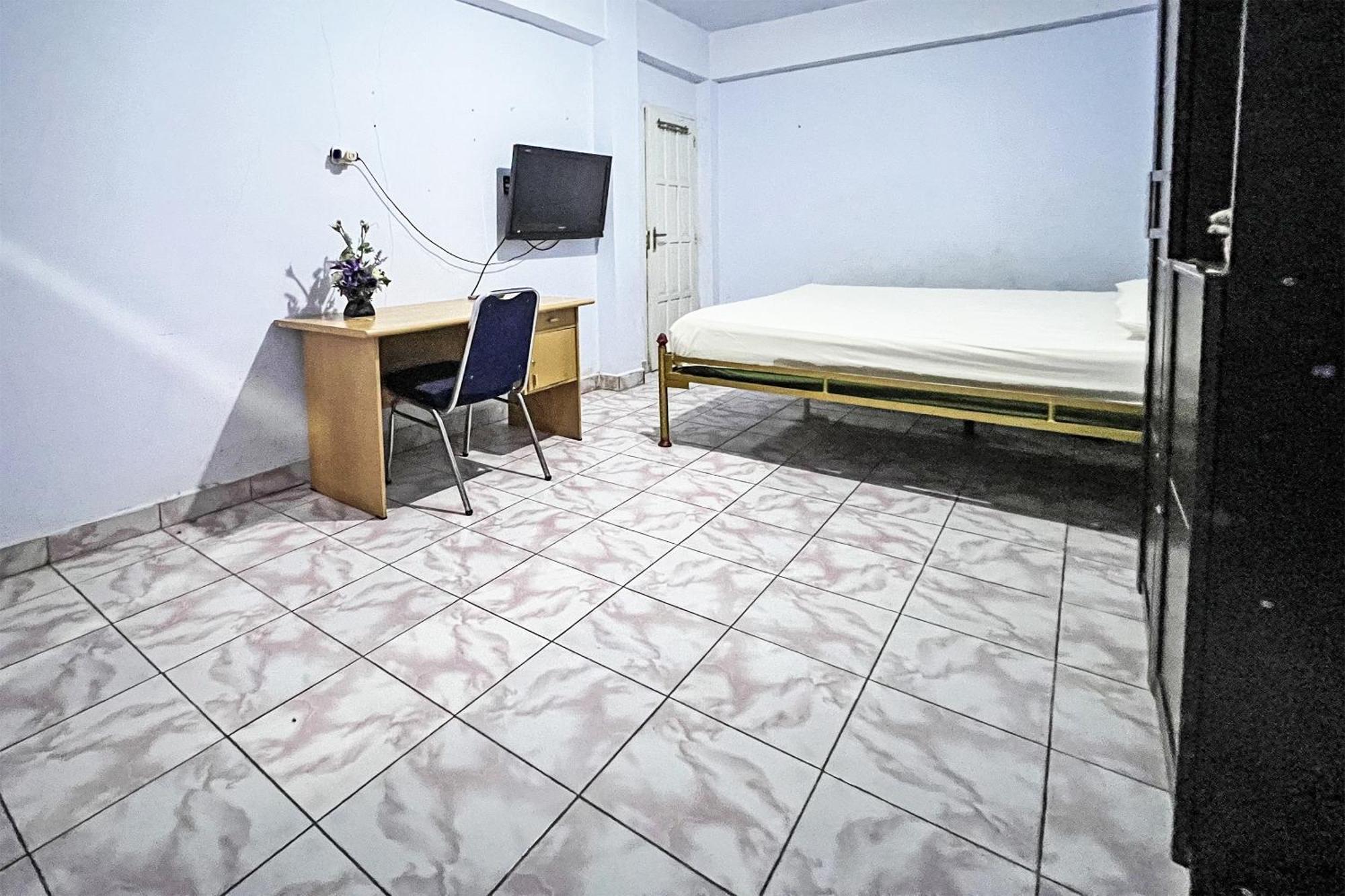 Oyo 91757 Surya Hotelneartaman Anggrek Pkk Watansoppeng Lalabata Экстерьер фото