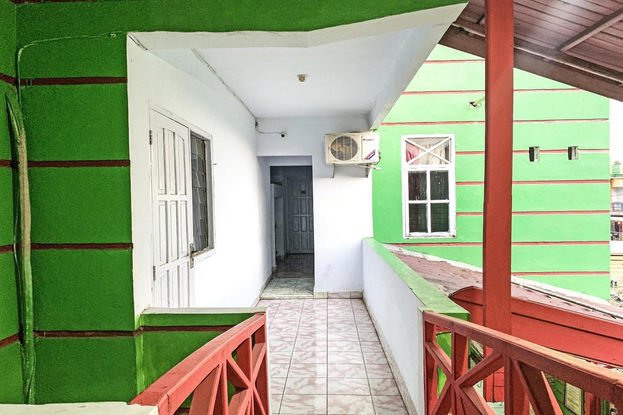 Oyo 91757 Surya Hotelneartaman Anggrek Pkk Watansoppeng Lalabata Экстерьер фото