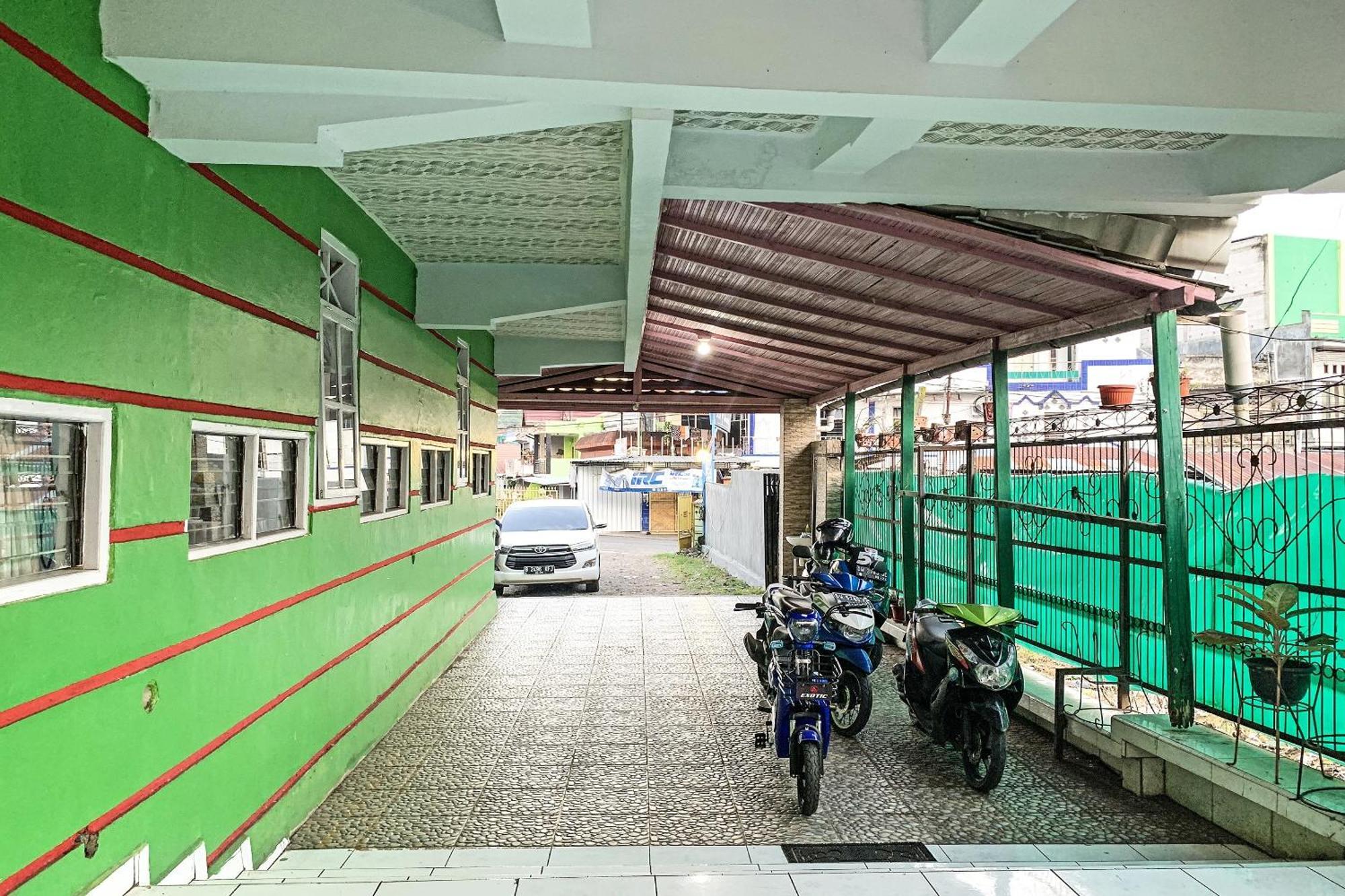 Oyo 91757 Surya Hotelneartaman Anggrek Pkk Watansoppeng Lalabata Экстерьер фото