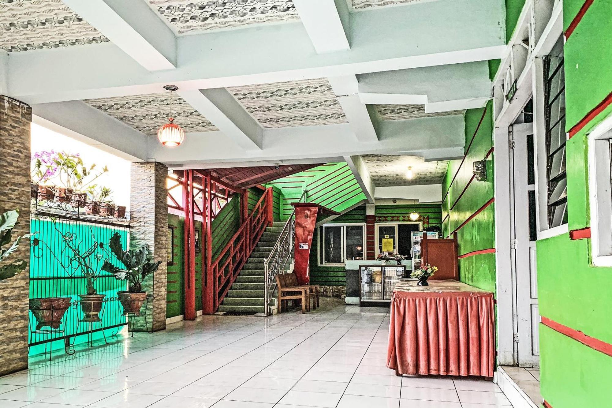 Oyo 91757 Surya Hotelneartaman Anggrek Pkk Watansoppeng Lalabata Экстерьер фото